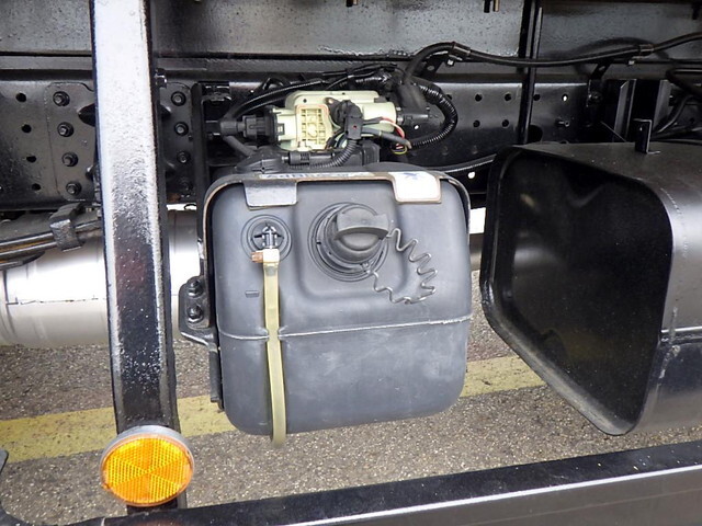 三菱ふそうキャンター平ボディ小型（2t・3t）[写真39]