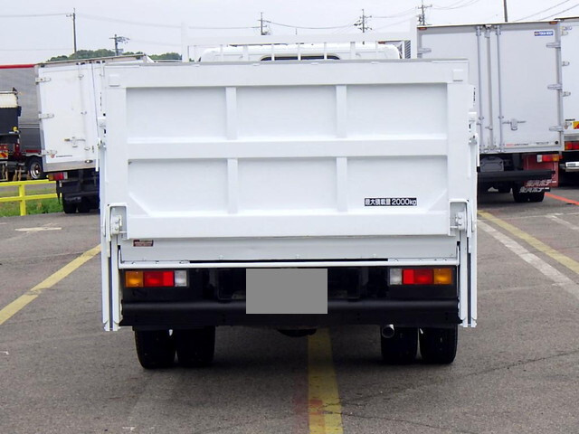 三菱ふそうキャンター平ボディ小型（2t・3t）[写真05]