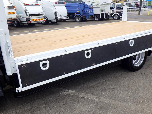 三菱ふそうキャンター平ボディ小型（2t・3t）[写真07]