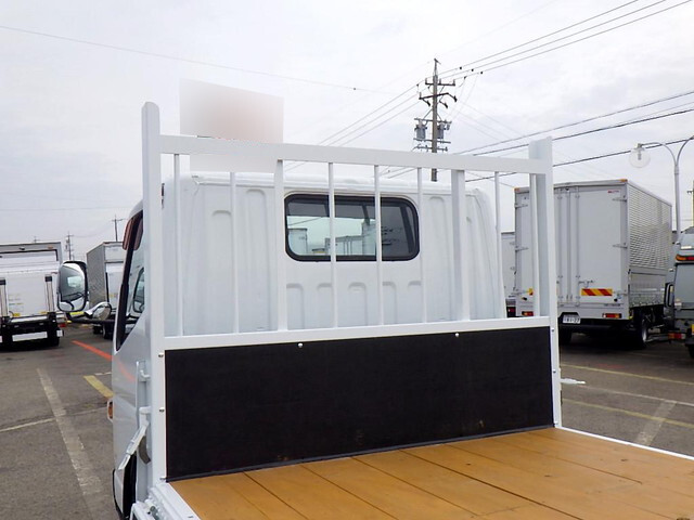 三菱ふそうキャンター平ボディ小型（2t・3t）[写真09]
