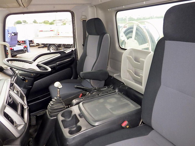 日野レンジャータンク車（タンクローリー）中型（4t）[写真07]