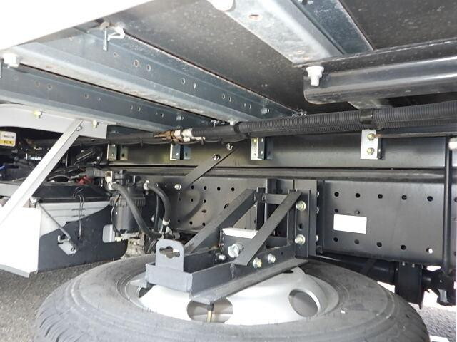 日野デュトロパネルバン小型（2t・3t）[写真17]