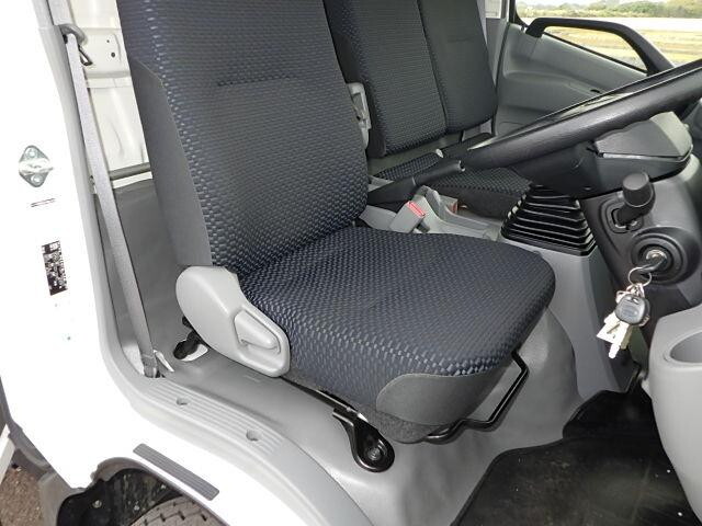 日野デュトロパネルバン小型（2t・3t）[写真26]