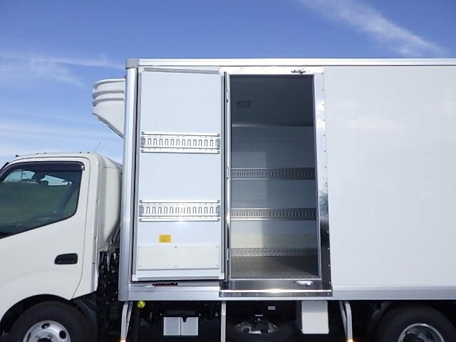 日野デュトロパネルバン小型（2t・3t）[写真05]