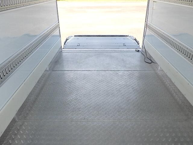 日野デュトロパネルバン小型（2t・3t）[写真08]