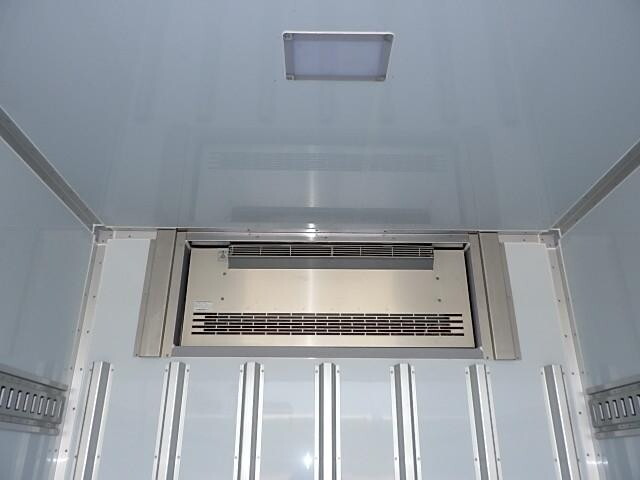 日野デュトロパネルバン小型（2t・3t）[写真09]