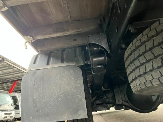 日野デュトロ平ボディ小型（2t・3t）[写真13]