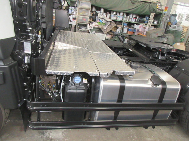 三菱ふそうスーパーグレートトレーラーヘッド（トラクターヘッド）大型（10t）[写真08]