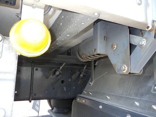 三菱ふそうスーパーグレートアルミウイング大型（10t）[写真15]