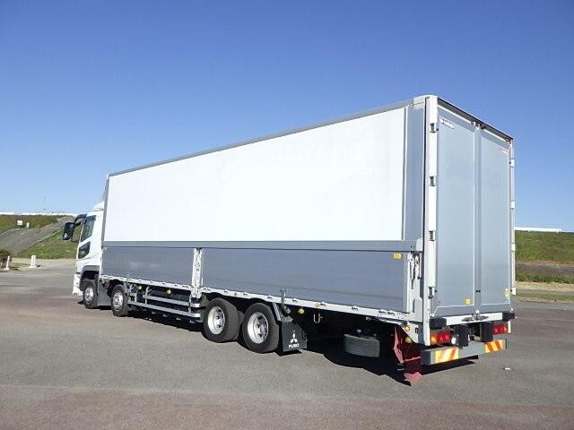 三菱ふそうスーパーグレートアルミウイング大型（10t）[写真02]