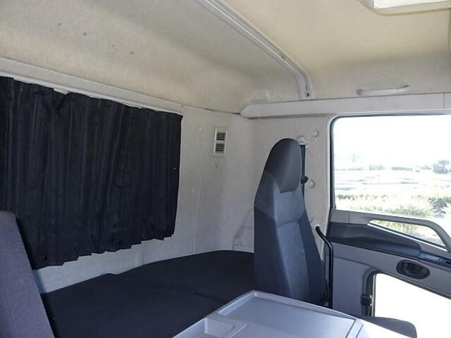 三菱ふそうスーパーグレートアルミウイング大型（10t）[写真24]