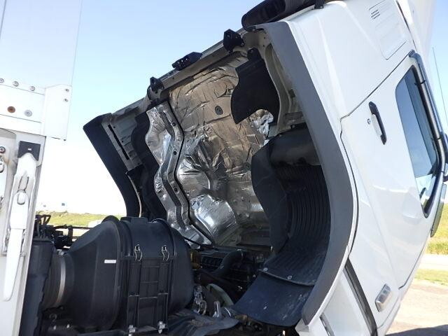 三菱ふそうスーパーグレートアルミウイング大型（10t）[写真31]