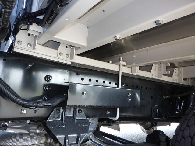 三菱ふそうスーパーグレートアルミウイング大型（10t）[写真15]