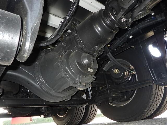 三菱ふそうスーパーグレートアルミウイング大型（10t）[写真18]