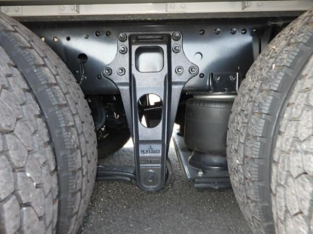 三菱ふそうスーパーグレートアルミウイング大型（10t）[写真19]