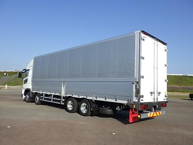 三菱ふそうスーパーグレートアルミウイング大型（10t）[写真02]