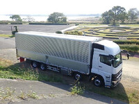 三菱ふそうスーパーグレートアルミウイング大型（10t）[写真23]