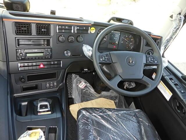 三菱ふそうスーパーグレートアルミウイング大型（10t）[写真25]