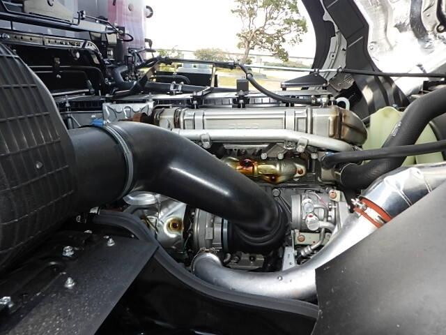 三菱ふそうスーパーグレートアルミウイング大型（10t）[写真28]