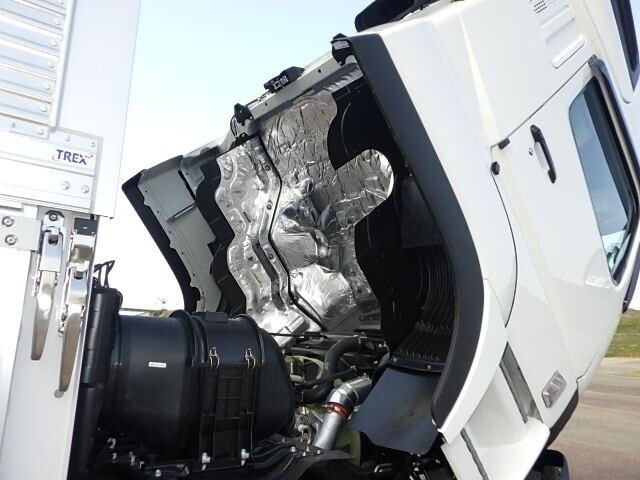 三菱ふそうスーパーグレートアルミウイング大型（10t）[写真31]