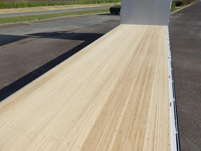 三菱ふそうスーパーグレートアルミウイング大型（10t）[写真07]