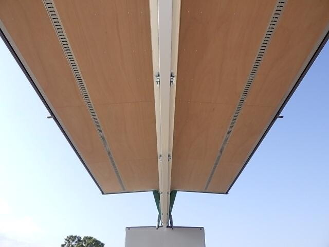 三菱ふそうスーパーグレートアルミウイング大型（10t）[写真09]