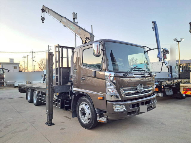 日野レンジャーセルフクレーン4段増トン（6t・8t）[写真01]