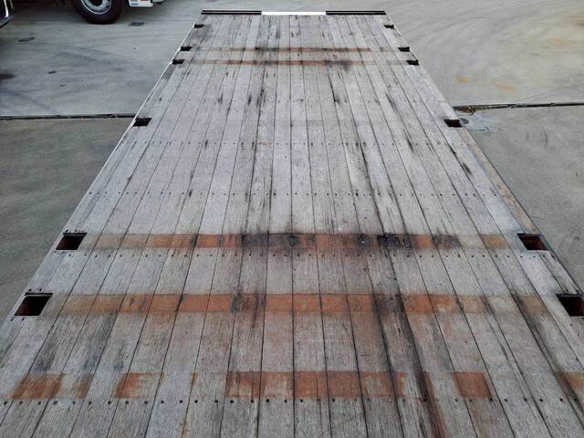 日野レンジャーセルフクレーン4段増トン（6t・8t）[写真13]