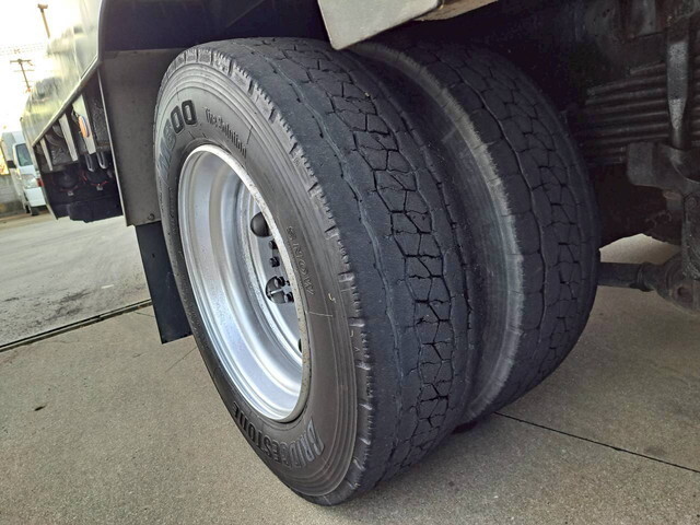 日野レンジャーセルフクレーン4段増トン（6t・8t）[写真26]