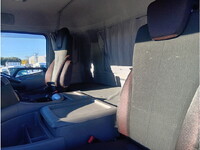 UDトラックスクオントレーラーヘッド（トラクターヘッド）大型（10t）[写真22]