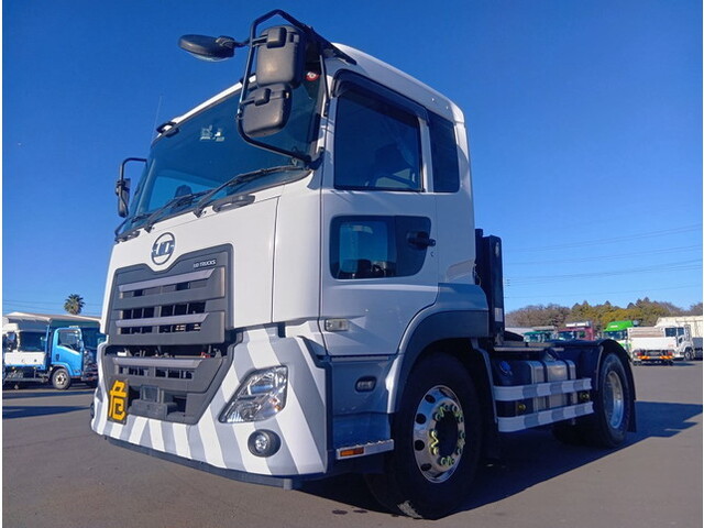 UDトラックスクオントレーラーヘッド（トラクターヘッド）大型（10t）[写真03]