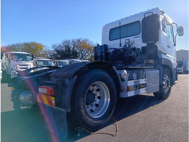 UDトラックスクオントレーラーヘッド（トラクターヘッド）大型（10t）[写真04]