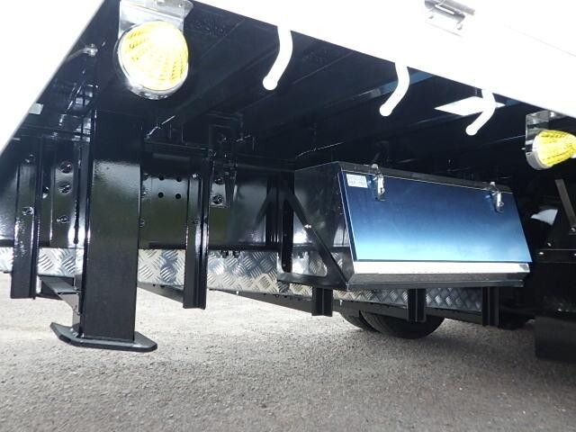 日野レンジャーセルフクレーン4段増トン（6t・8t）[写真15]