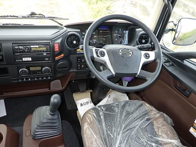 日野レンジャーセルフクレーン4段増トン（6t・8t）[写真25]