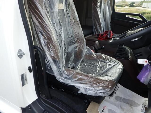 日野レンジャーセルフクレーン4段増トン（6t・8t）[写真26]