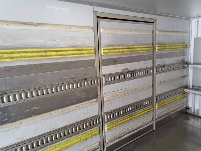 日野レンジャー冷凍車（冷蔵車）中型（4t）[写真24]