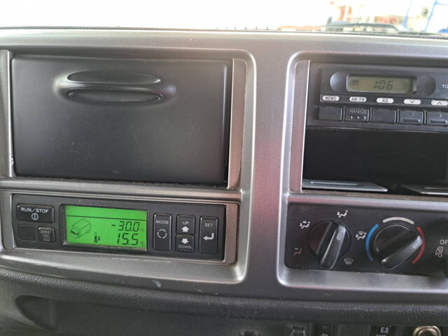 日野レンジャー冷凍車（冷蔵車）中型（4t）[写真09]