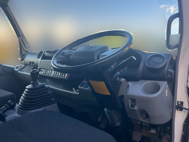 日野デュトロクレーン4段小型（2t・3t）[写真34]