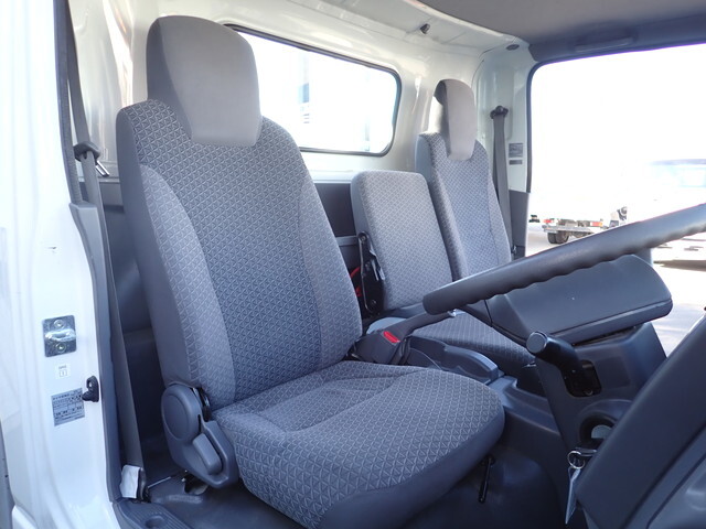 いすゞエルフアルミブロック小型（2t・3t）[写真32]