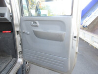 三菱ふそうキャンター平ボディ小型（2t・3t）[写真13]