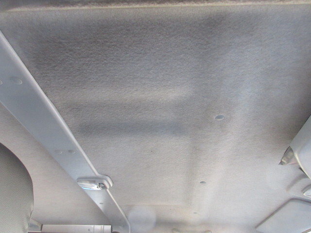 三菱ふそうキャンター平ボディ小型（2t・3t）[写真13]