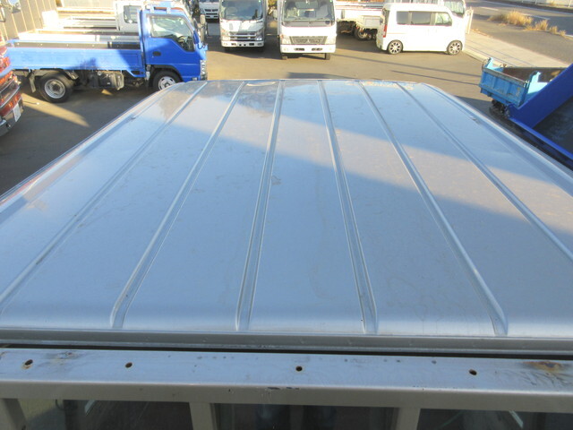 三菱ふそうキャンター平ボディ小型（2t・3t）[写真24]