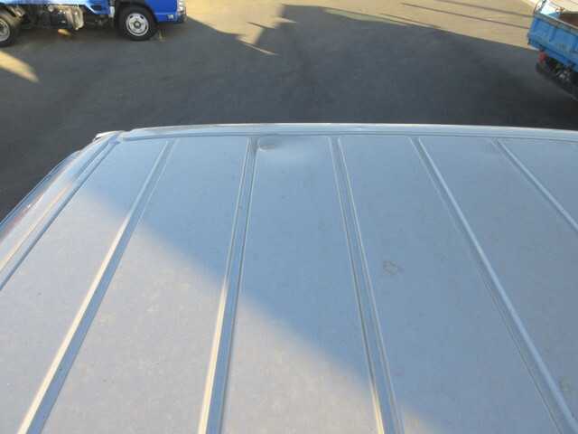 三菱ふそうキャンター平ボディ小型（2t・3t）[写真25]