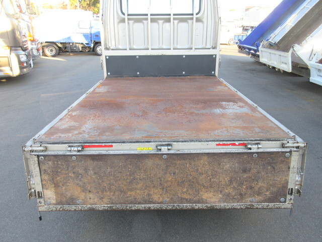 三菱ふそうキャンター平ボディ小型（2t・3t）[写真26]