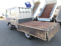 三菱ふそうキャンター平ボディ小型（2t・3t）[写真30]