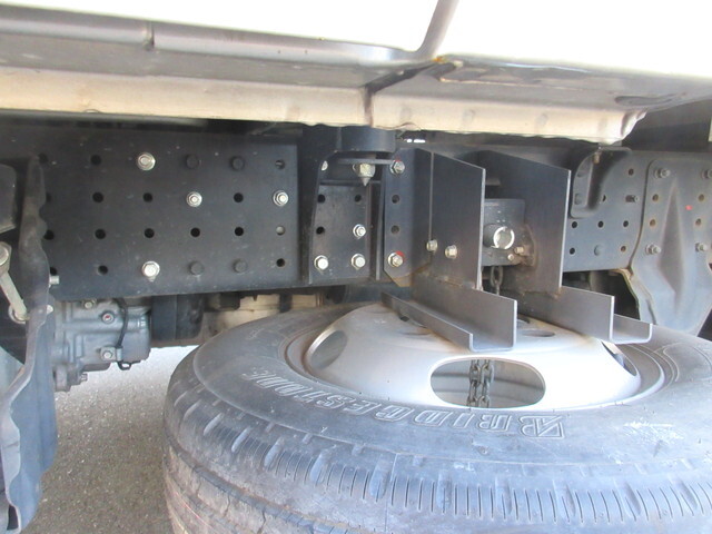 三菱ふそうキャンター平ボディ小型（2t・3t）[写真07]