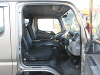 三菱ふそうキャンター平ボディ小型（2t・3t）[写真09]