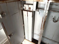 UDトラックスクオン幌車大型（10t）[写真18]