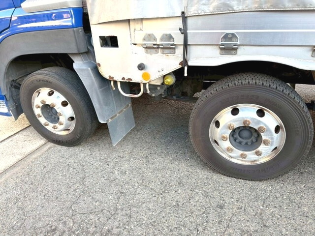 UDトラックスクオン幌車大型（10t）[写真26]