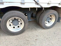 UDトラックスクオン幌車大型（10t）[写真28]